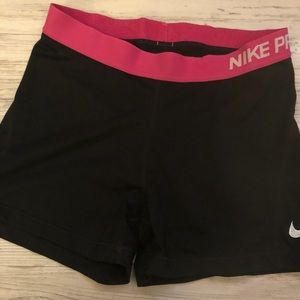 Nike Pro women’s shorts L, used condition, signs of wear.